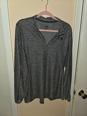 The North Face FlashDry Quarter Zip Pullover Gray XL Thumbholes